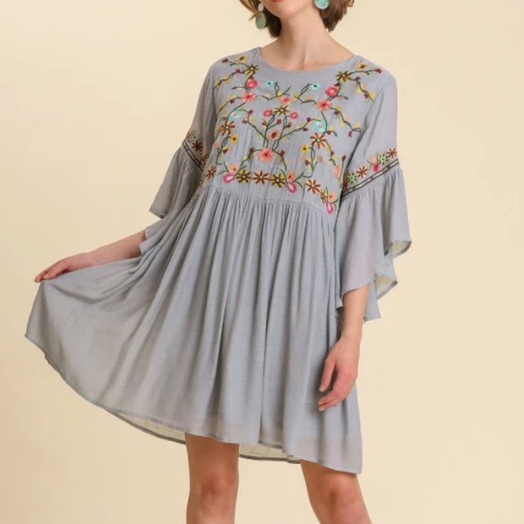 Umgee Dresses & Skirts - NWT Umgee Embroidered Dress in Cool Grey